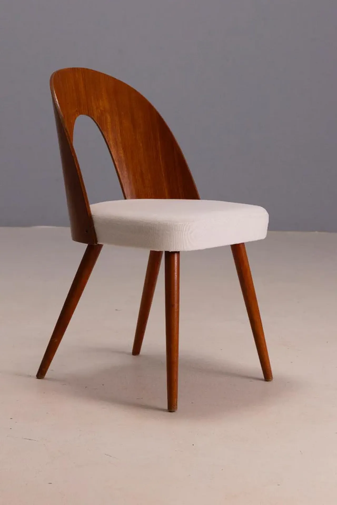 Dining chairs di Antonín Šuman, 1960s 4