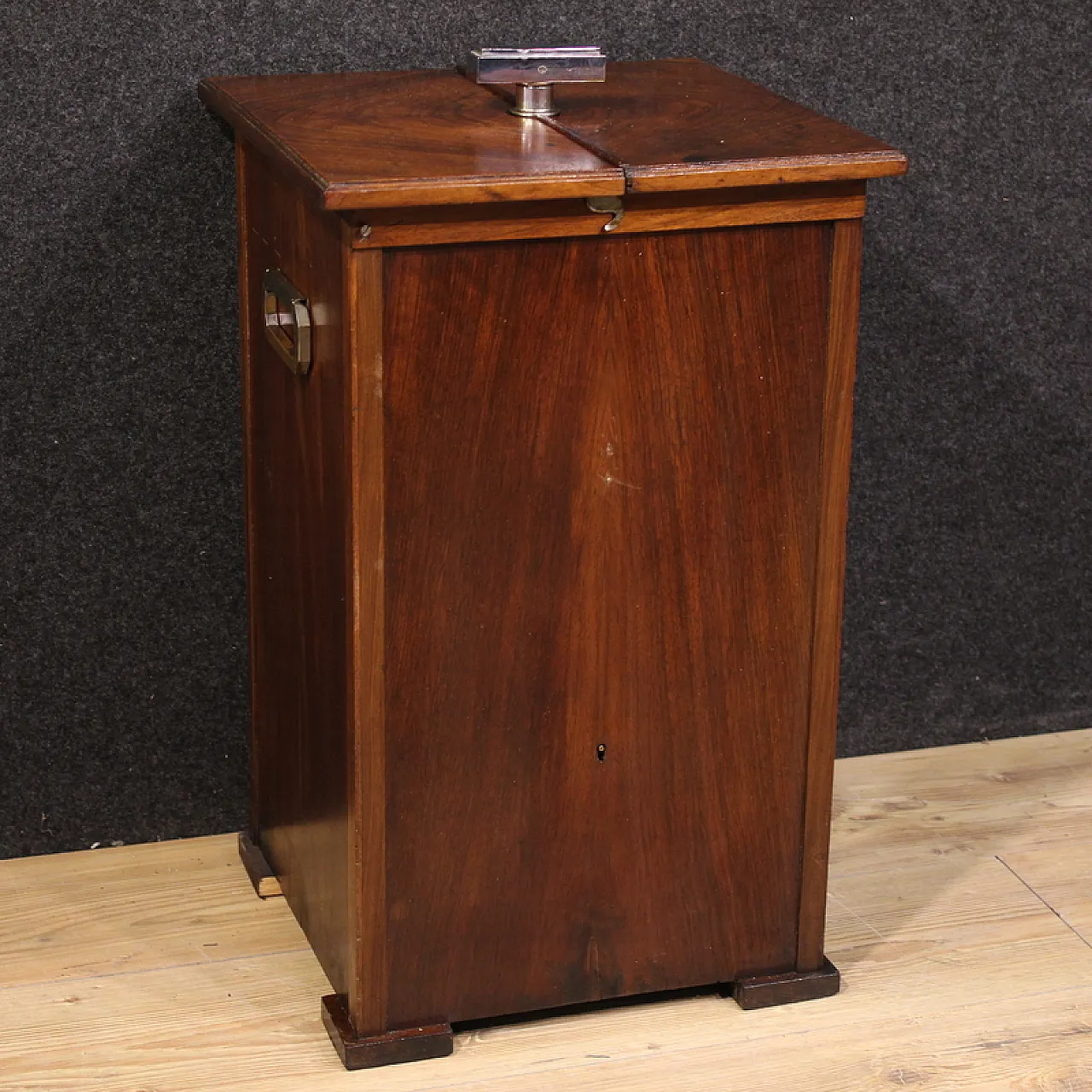 English bar cabinet, 20th century 1