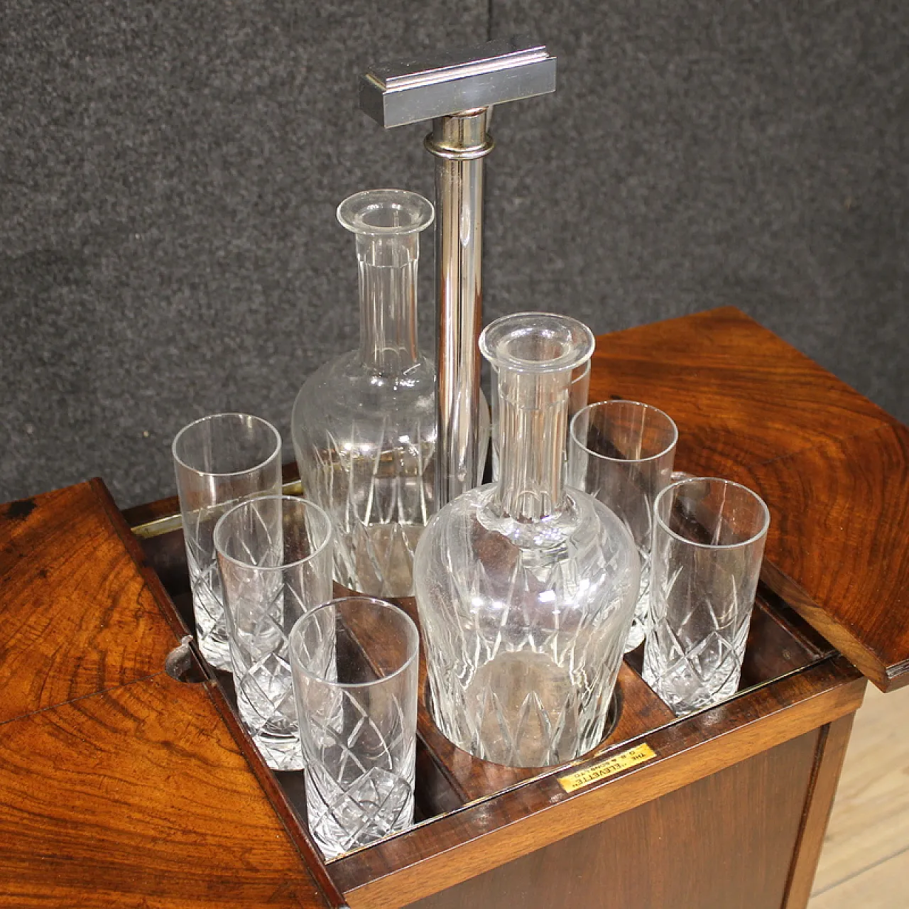 English bar cabinet, 20th century 4