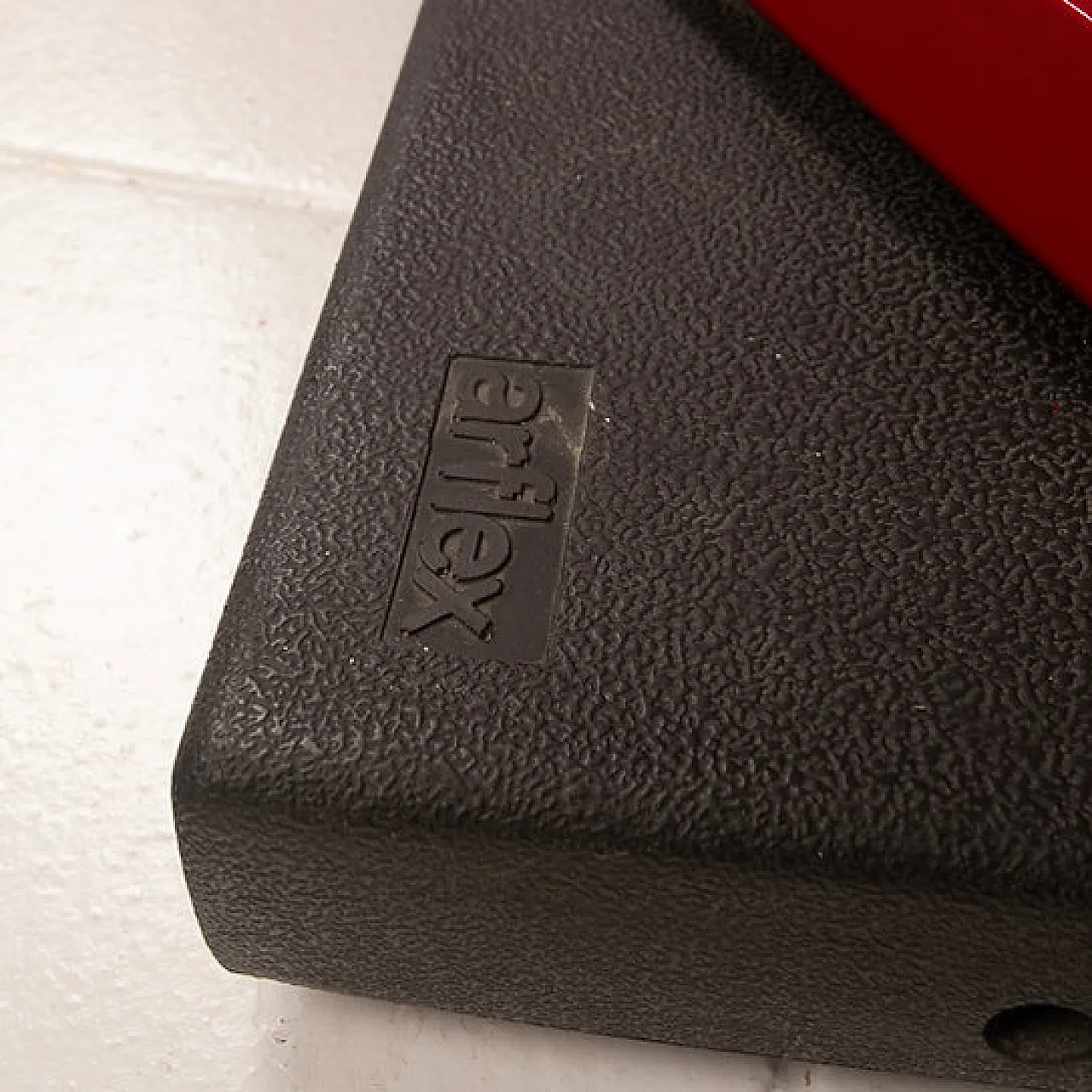 Vetrina girevole bifacciale in lacca rossa di Arflex, anni '80 3