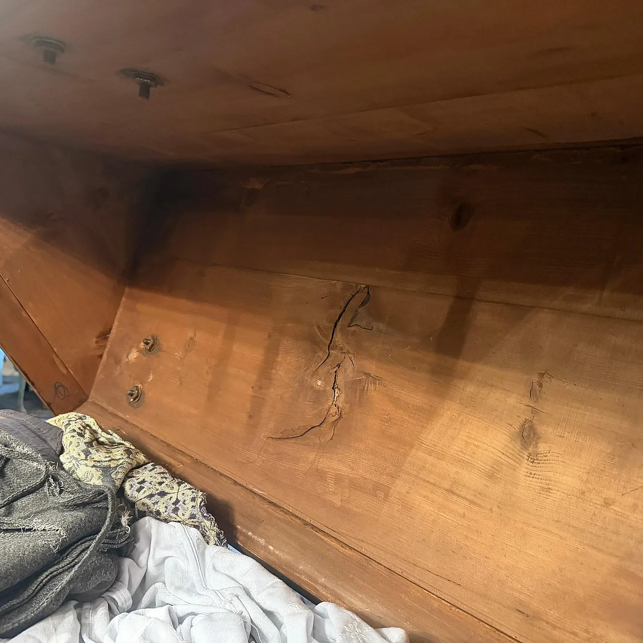 Lacquered noble blanket chest, late 18th century 4