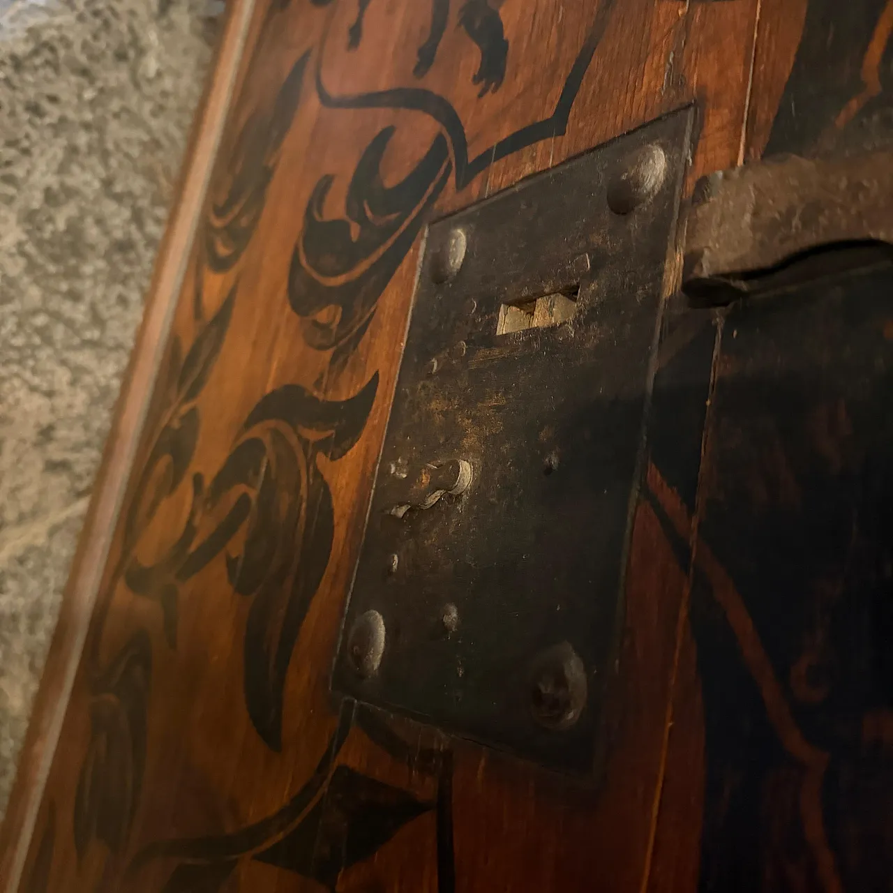 Lacquered noble blanket chest, late 18th century 8