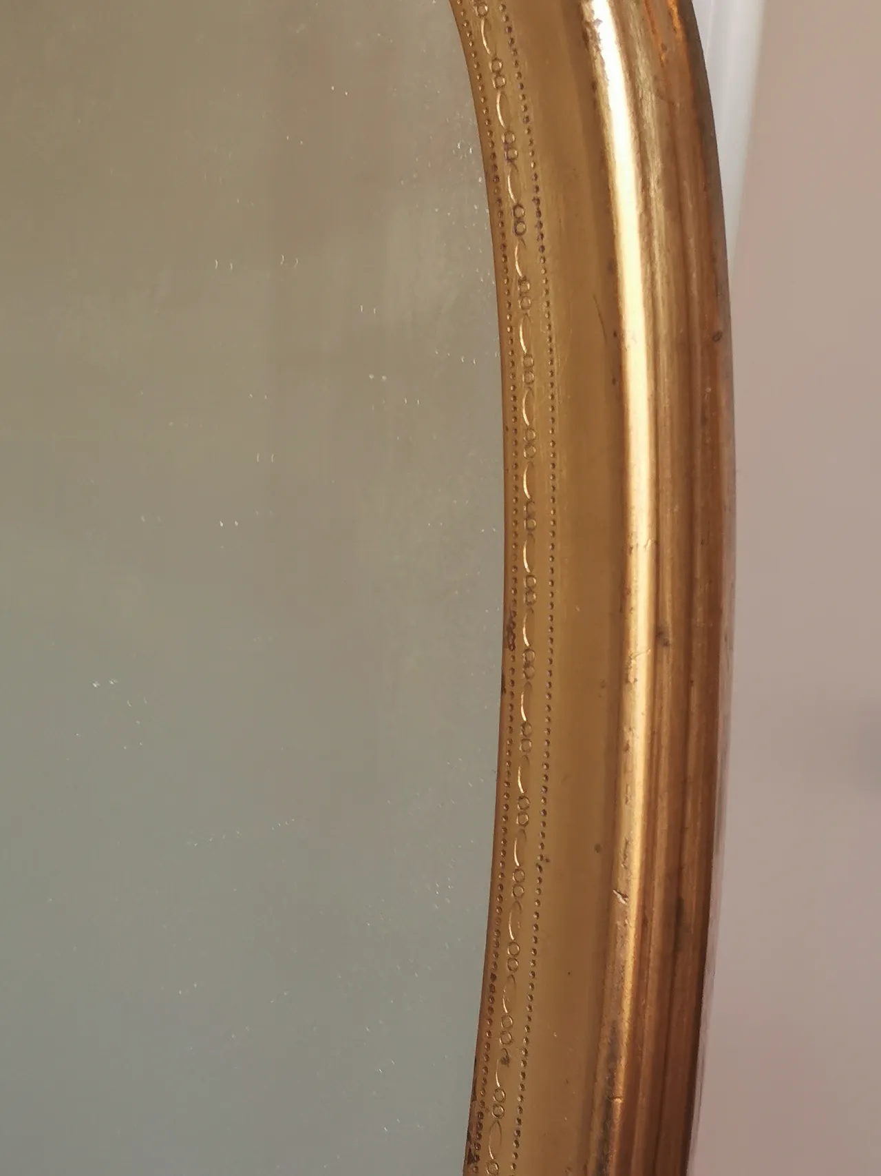 Specchio sagomato a forma di scudo, anni '50 4