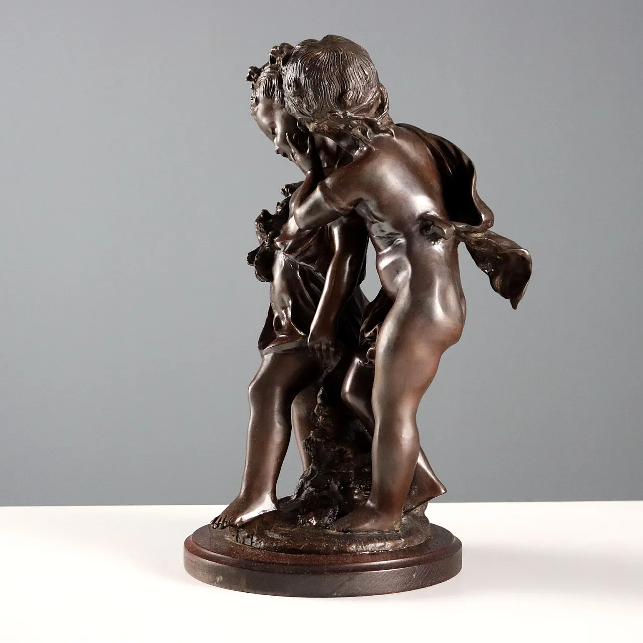 Children whispering bronze sculpture by Auguste Moreau, 20th century 8