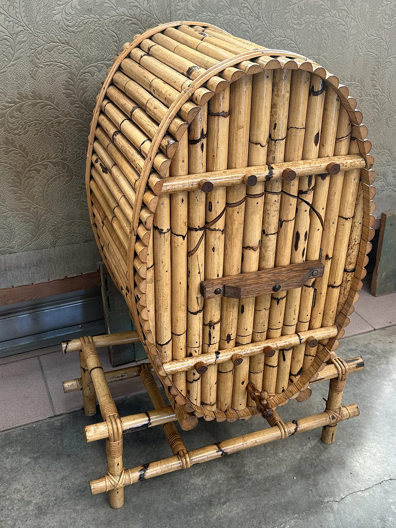 Barrel-shaped bar cabinet in bamboo, rattan and wood, Italy, 1960s 3