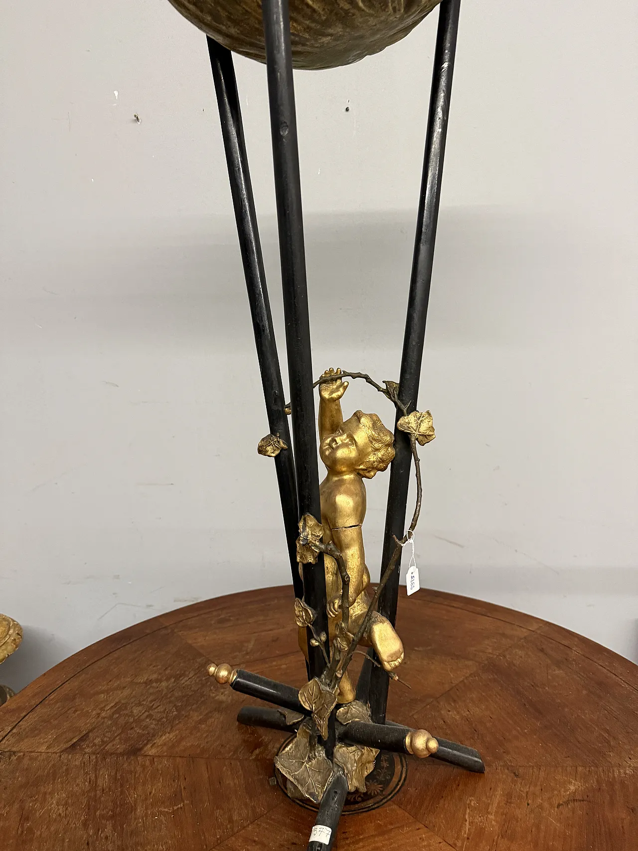 Gueridon with golden cherub, 19th century 2