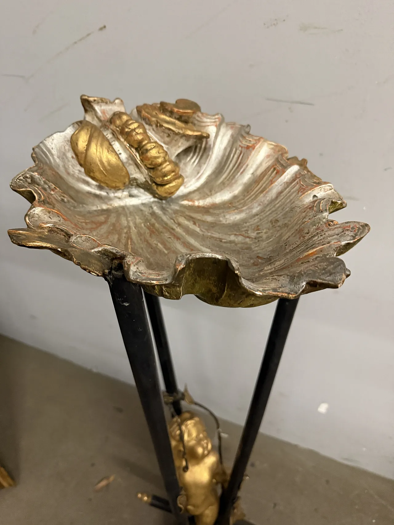 Gueridon with golden cherub, 19th century 9