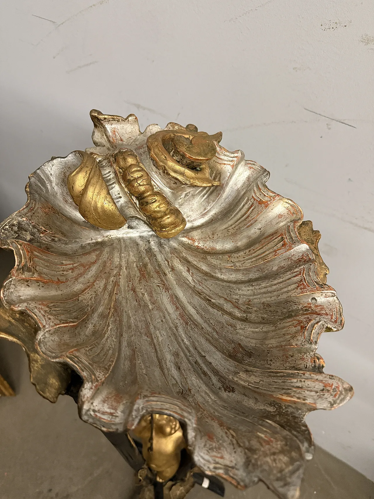Gueridon with golden cherub, 19th century 11