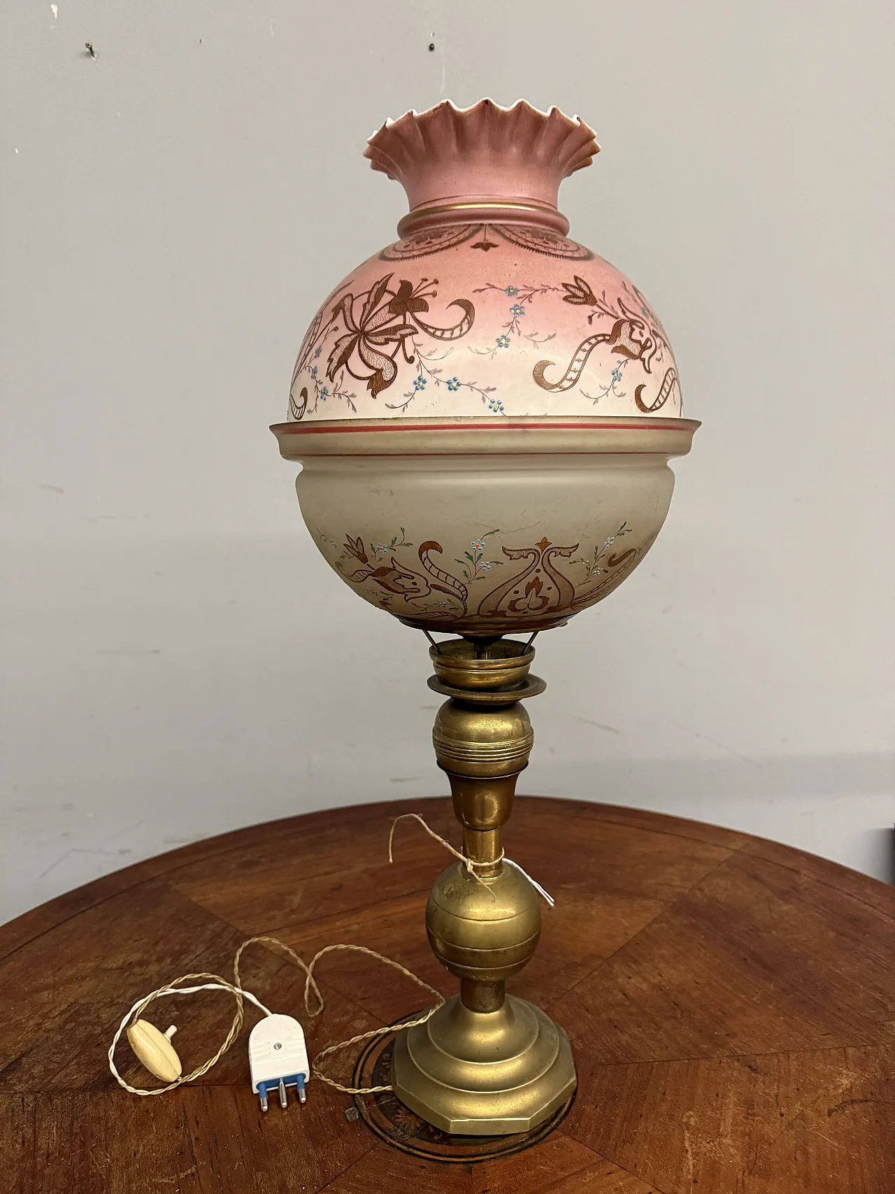 Oil lamp in bronze and painted glass, Victorian, 19th century 1