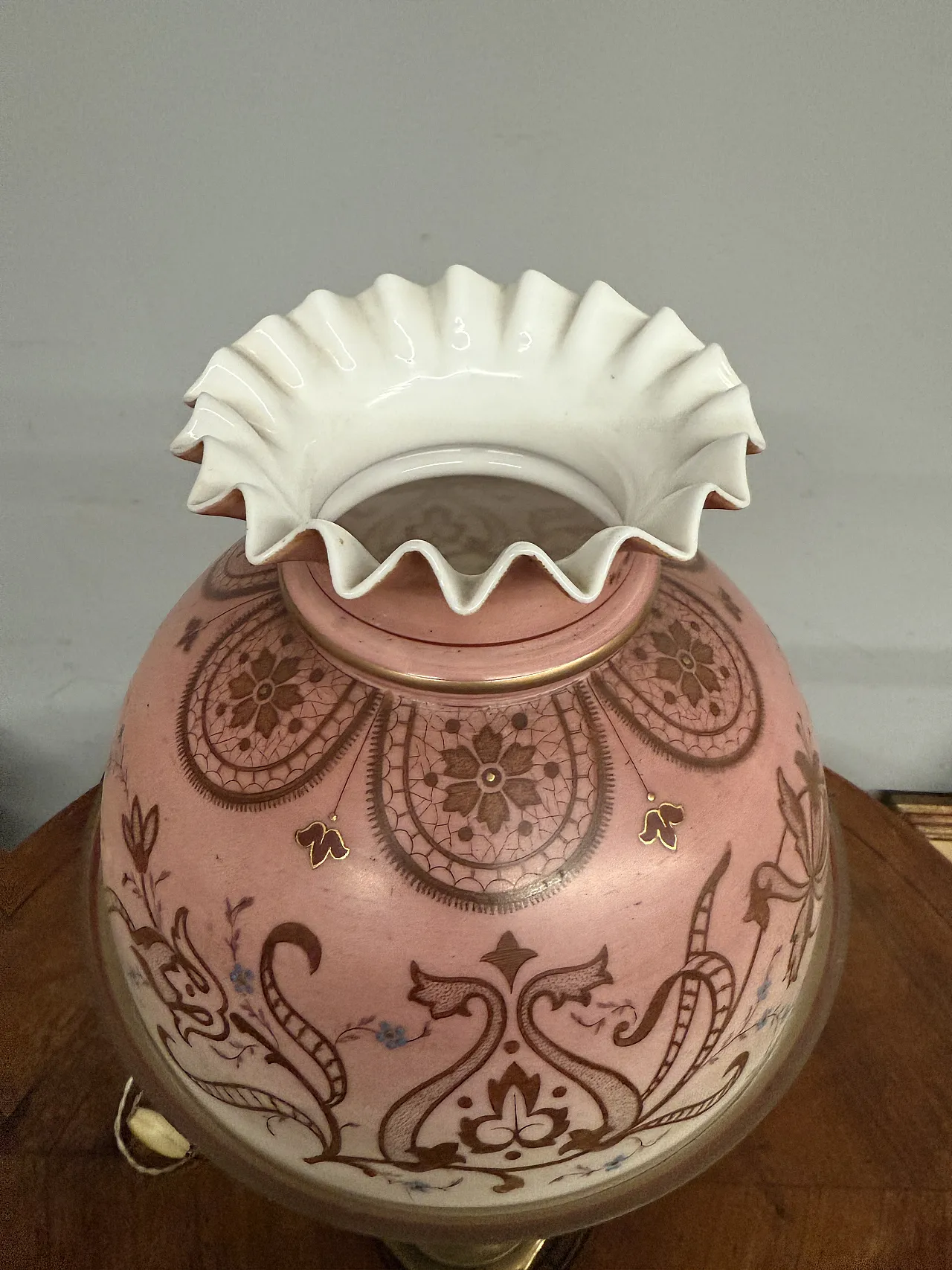 Oil lamp in bronze and painted glass, Victorian, 19th century 9