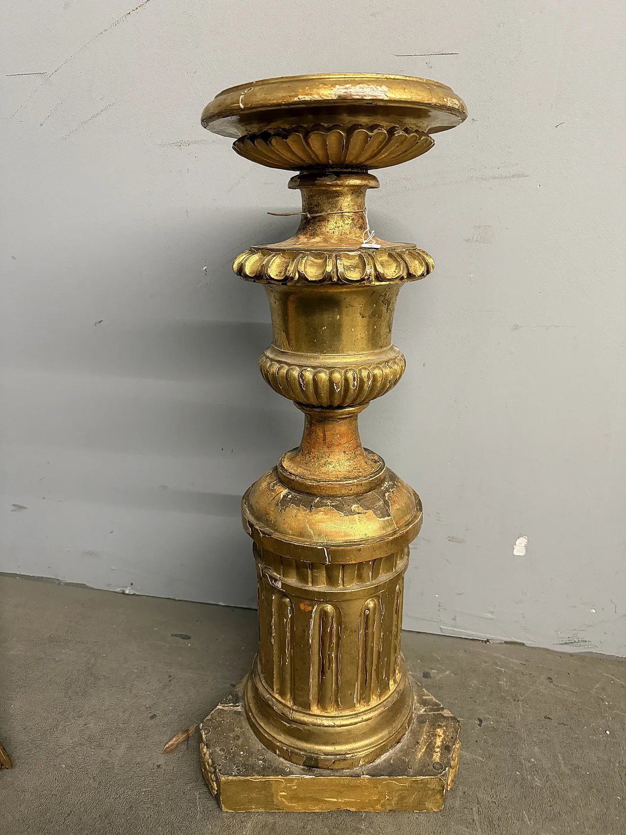 Empire gold leaf column base, 19th century 1