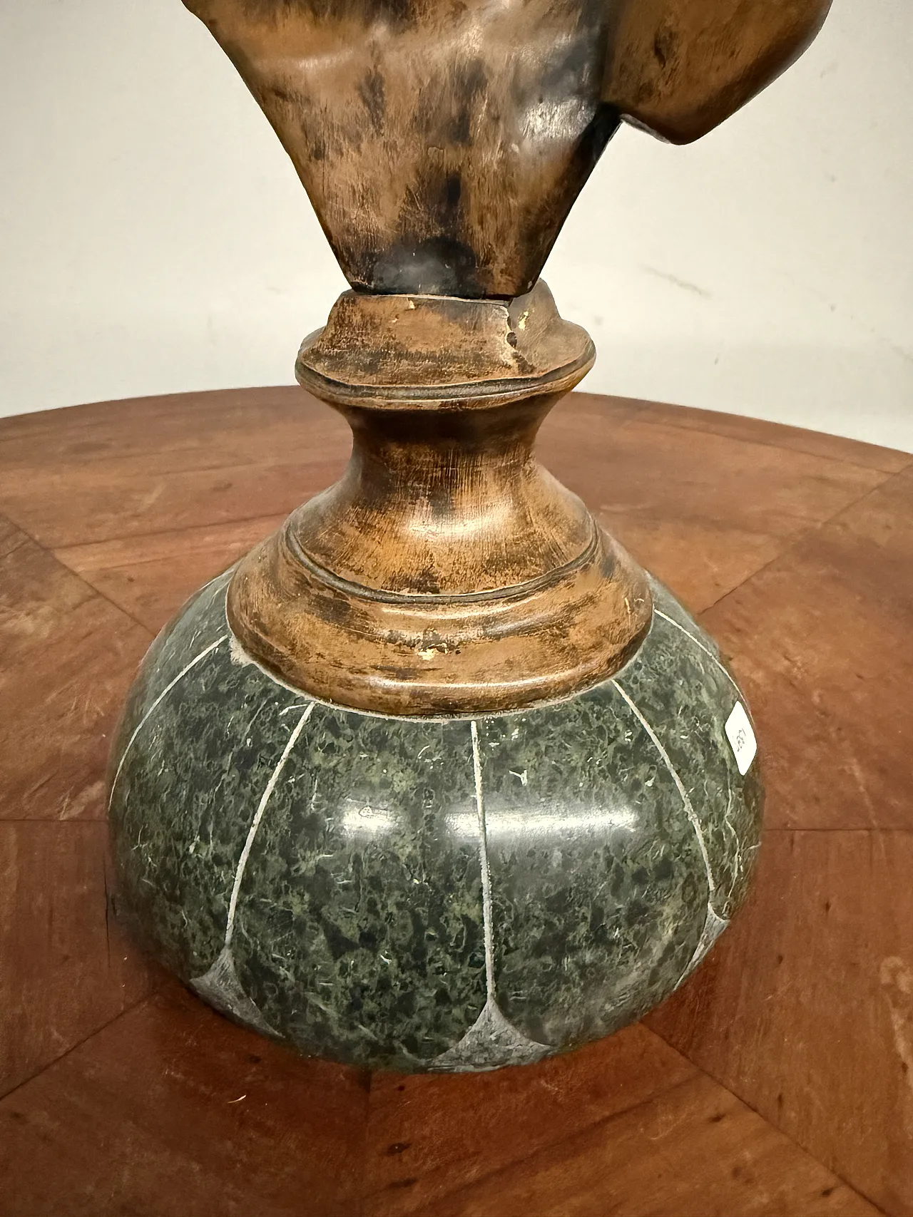 Neapolitan bronze on marble base depicting a boy, 20th century 5