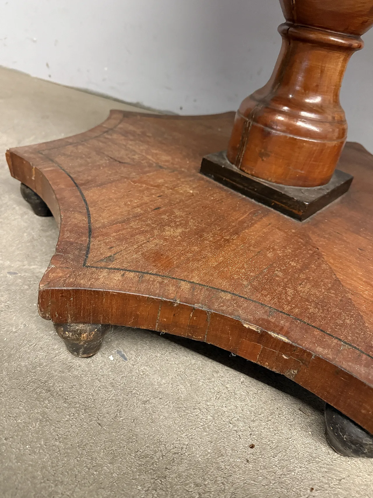 Carlo X table in cherry wood with inlays, 19th century 7