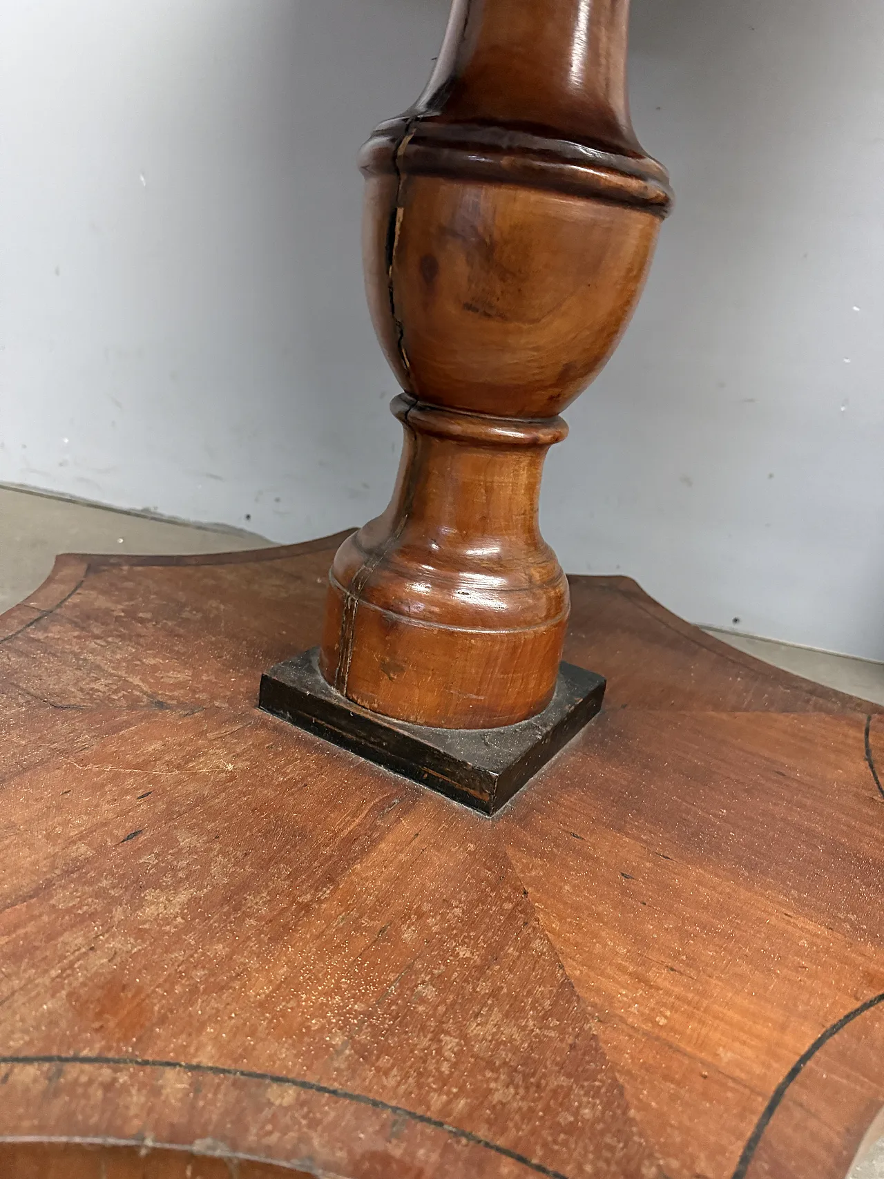 Carlo X table in cherry wood with inlays, 19th century 8