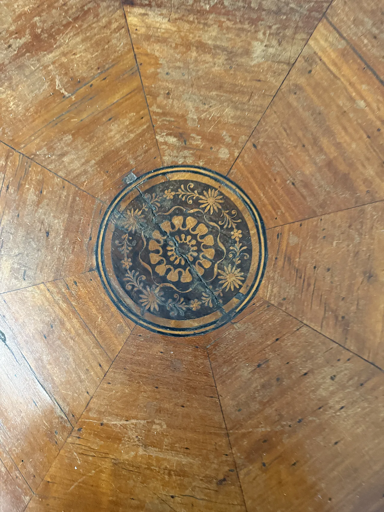 Carlo X table in cherry wood with inlays, 19th century 15