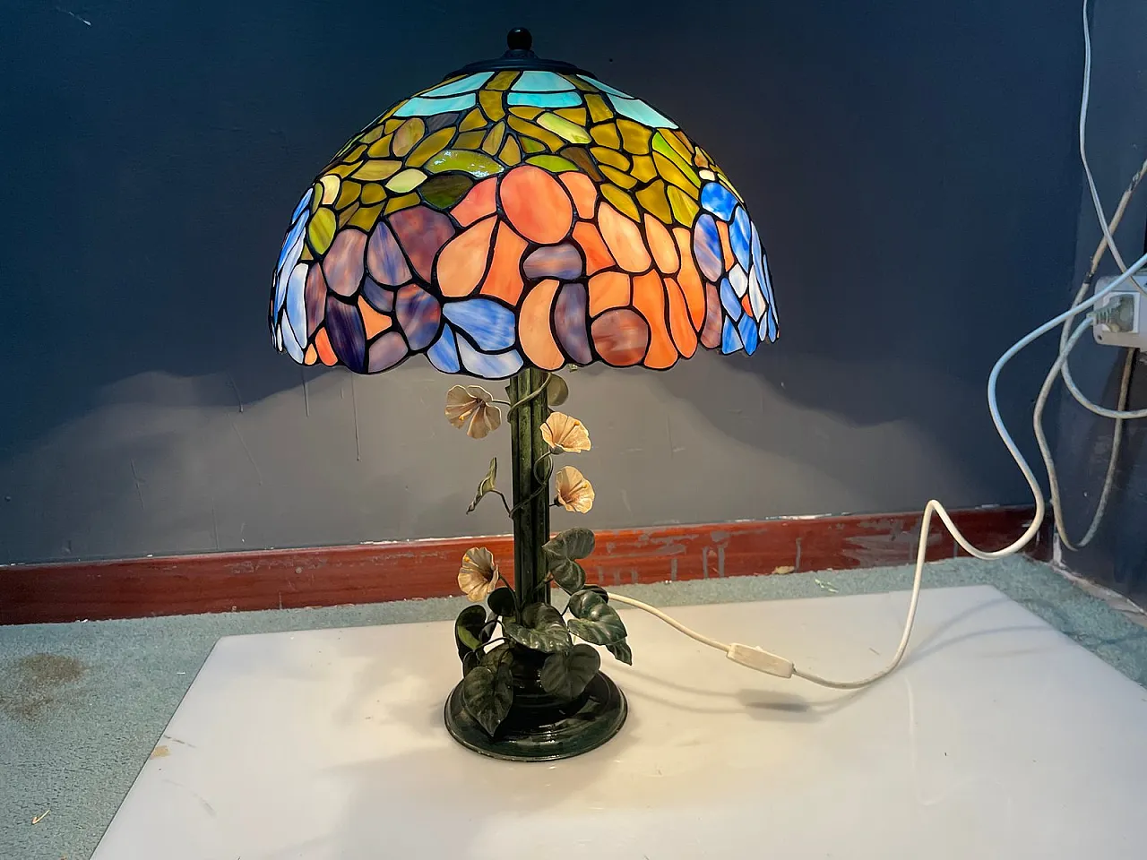 Tole Flower table lamp by Tiffany, 1960s 3