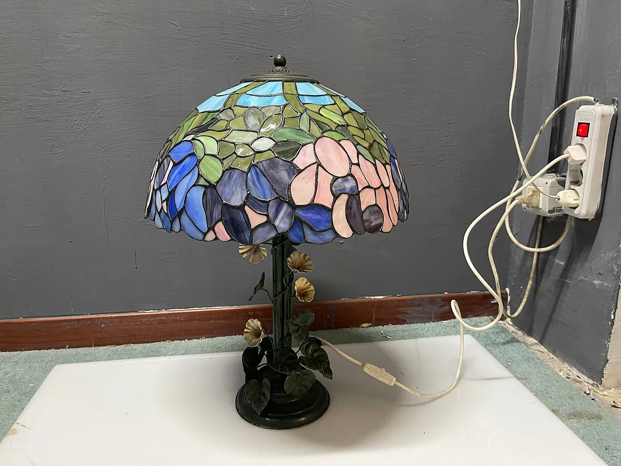 Tole Flower table lamp by Tiffany, 1960s 5
