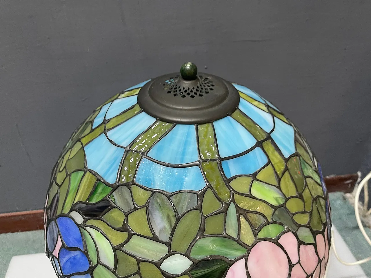 Tole Flower table lamp by Tiffany, 1960s 7