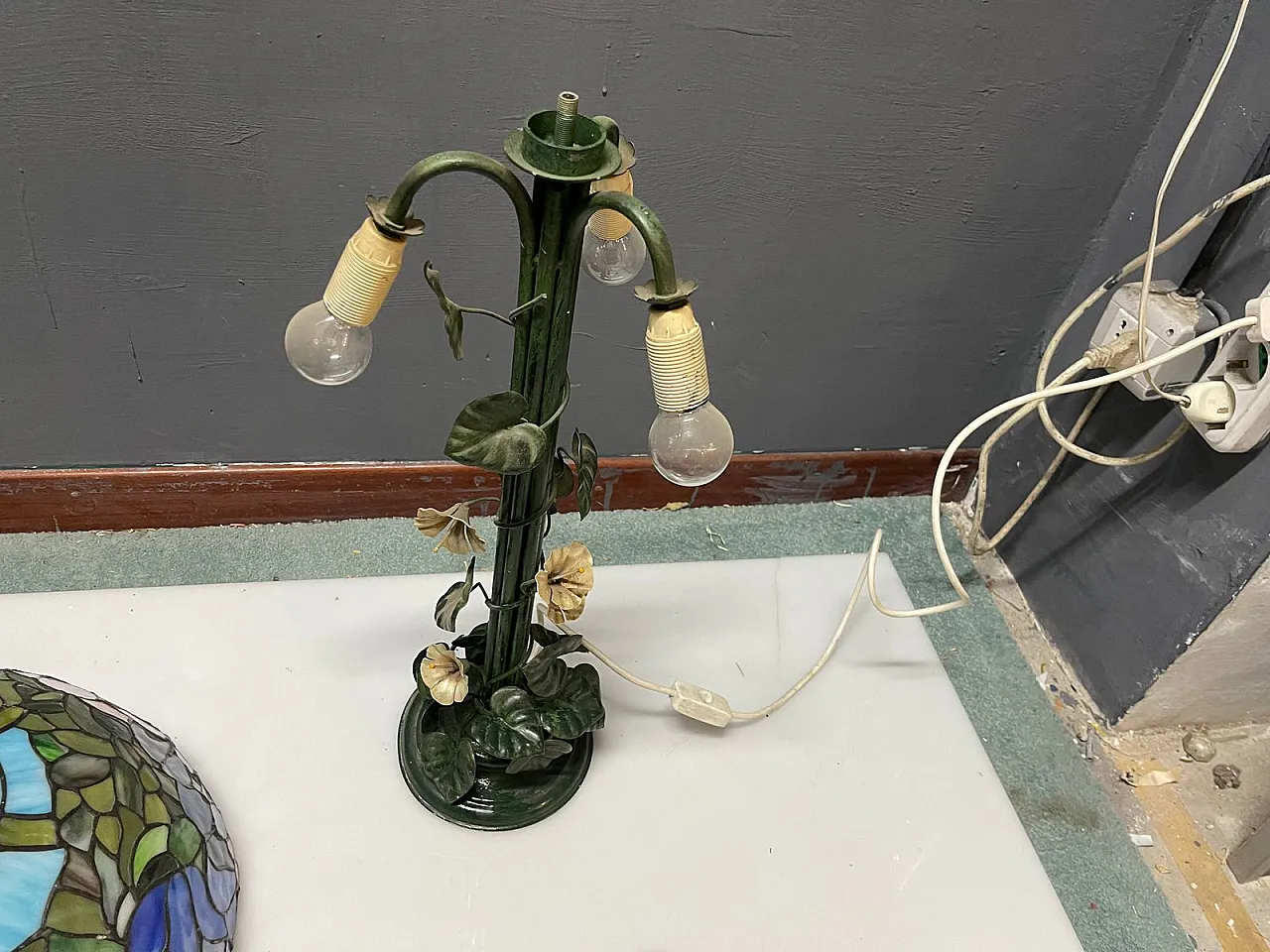 Tole Flower table lamp by Tiffany, 1960s 8