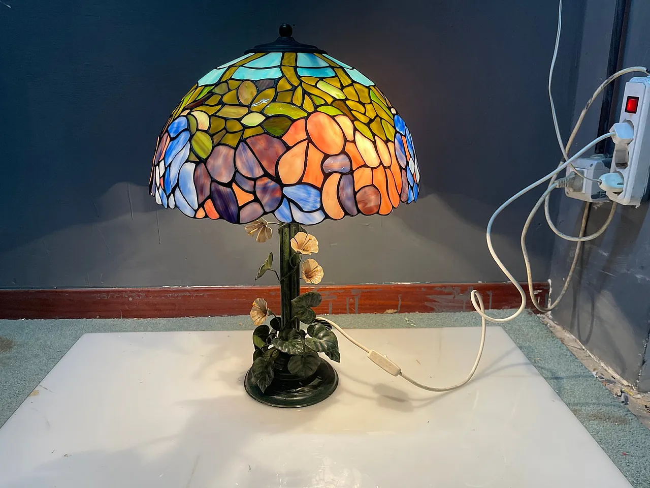 Tole Flower table lamp by Tiffany, 1960s 12