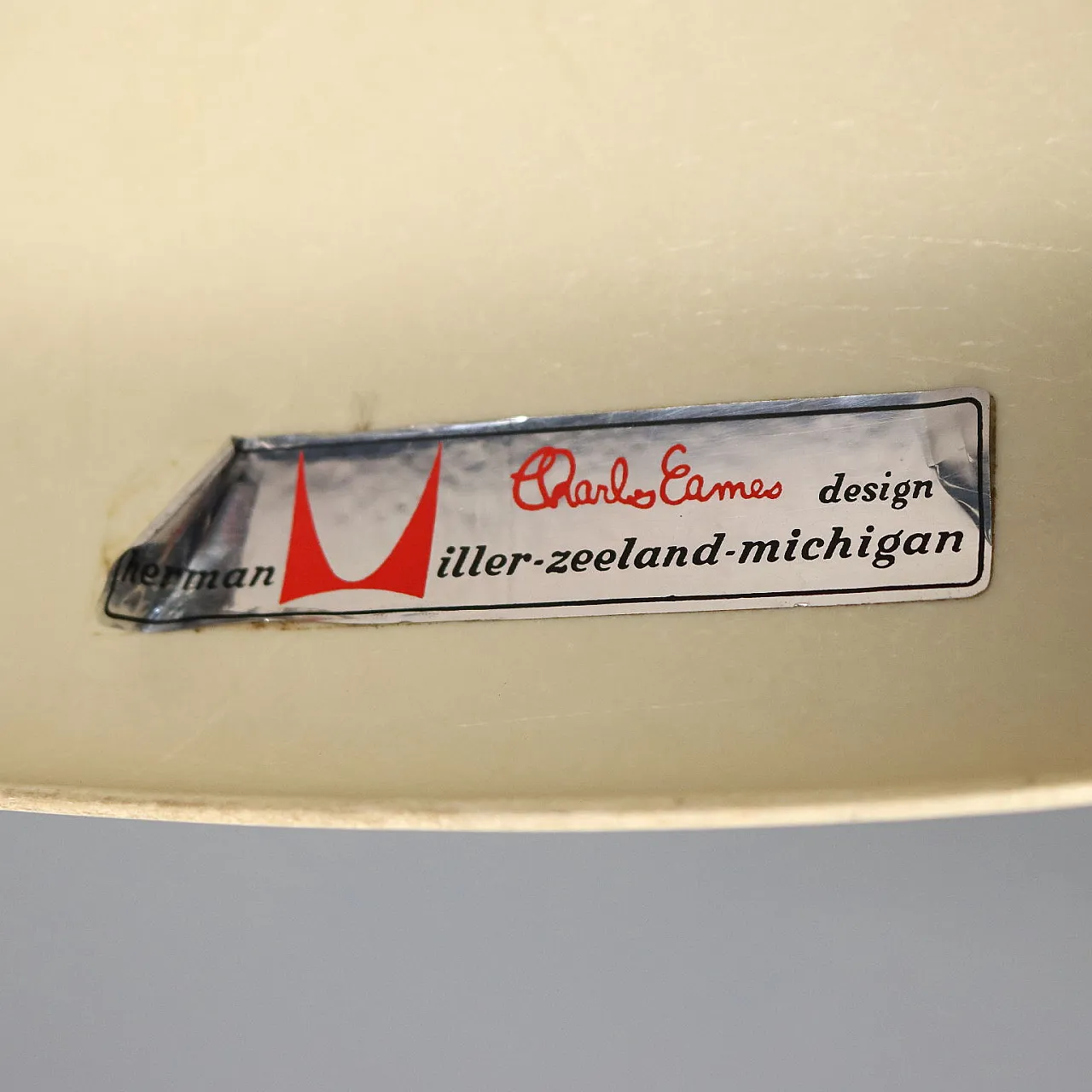 Sedia DSS di Charles & Ray Eames per Herman Miller, '900 10