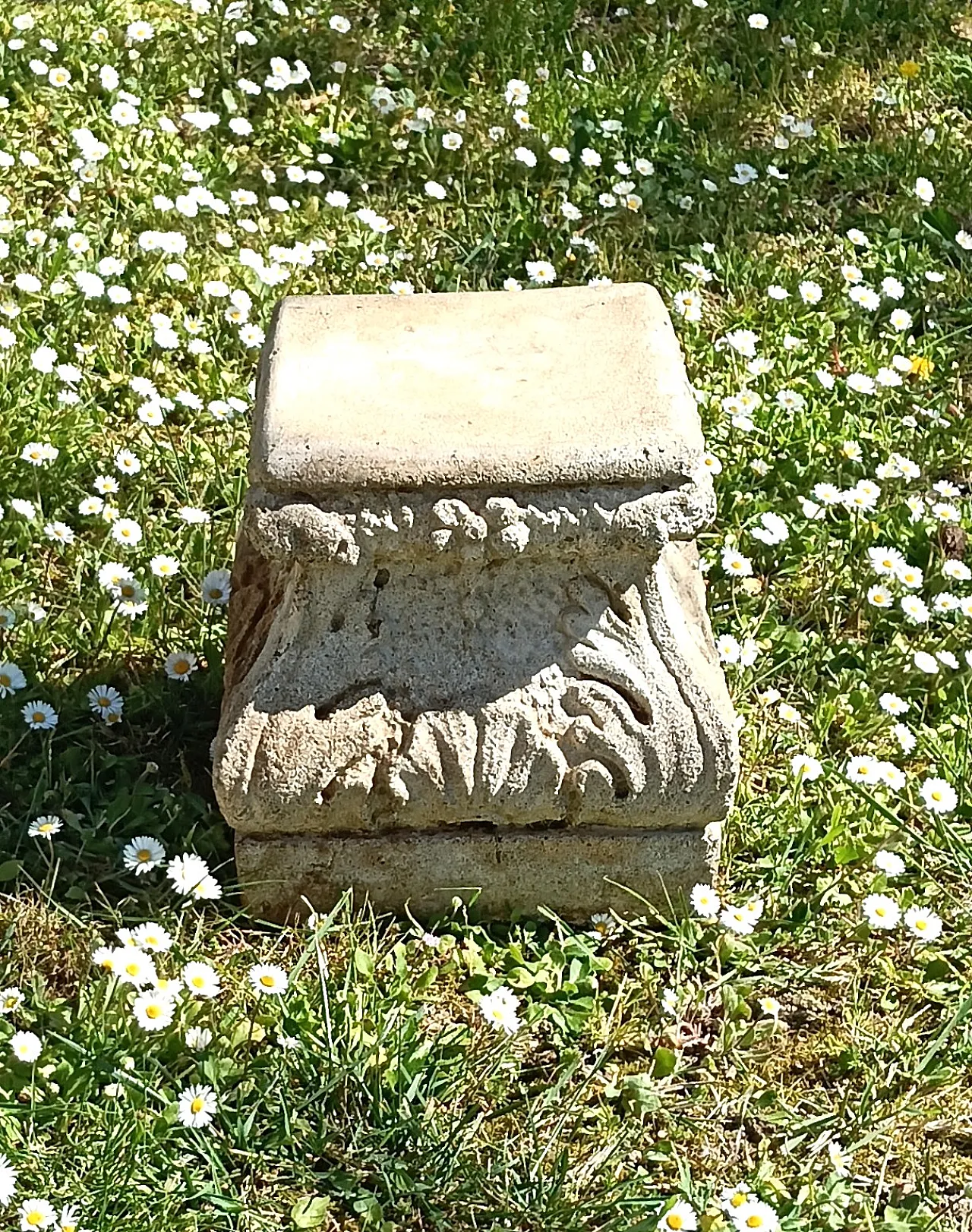 Capitello Corinzio, in cemento, anni '40 1