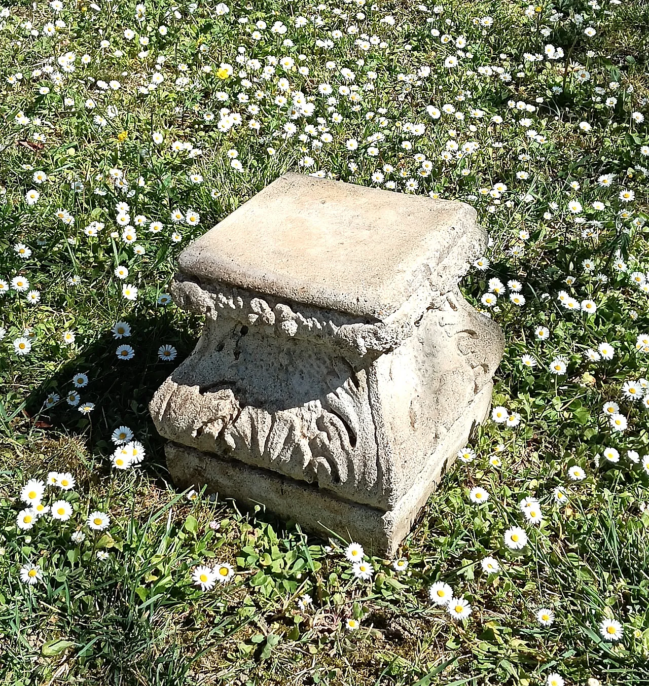 Capitello Corinzio, in cemento, anni '40 2