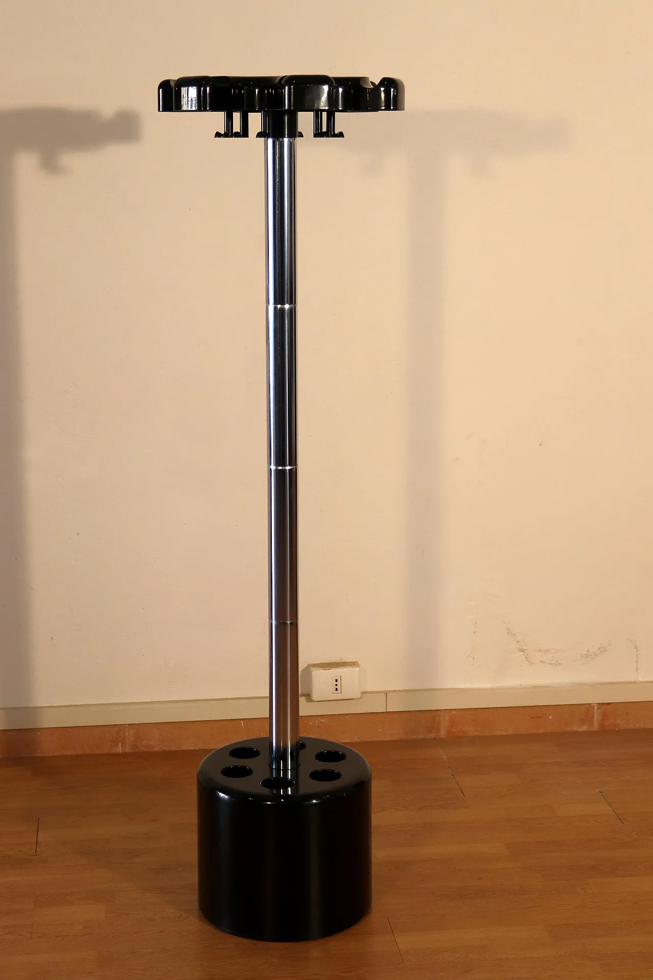 Appendiabiti VIP di P.Orlandini & R.Lucci per Velca, anni '70 3