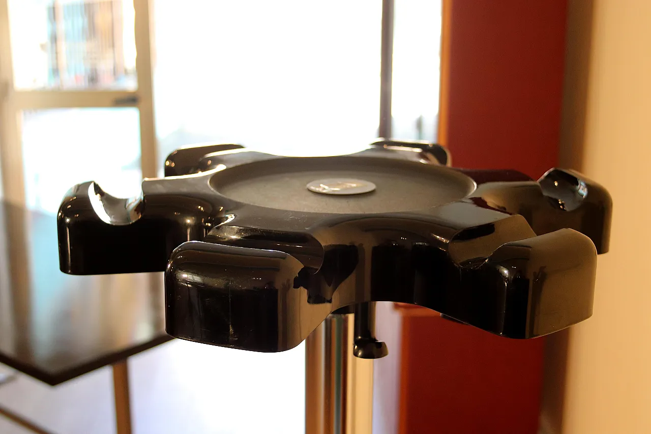 Appendiabiti VIP di P.Orlandini & R.Lucci per Velca, anni '70 10