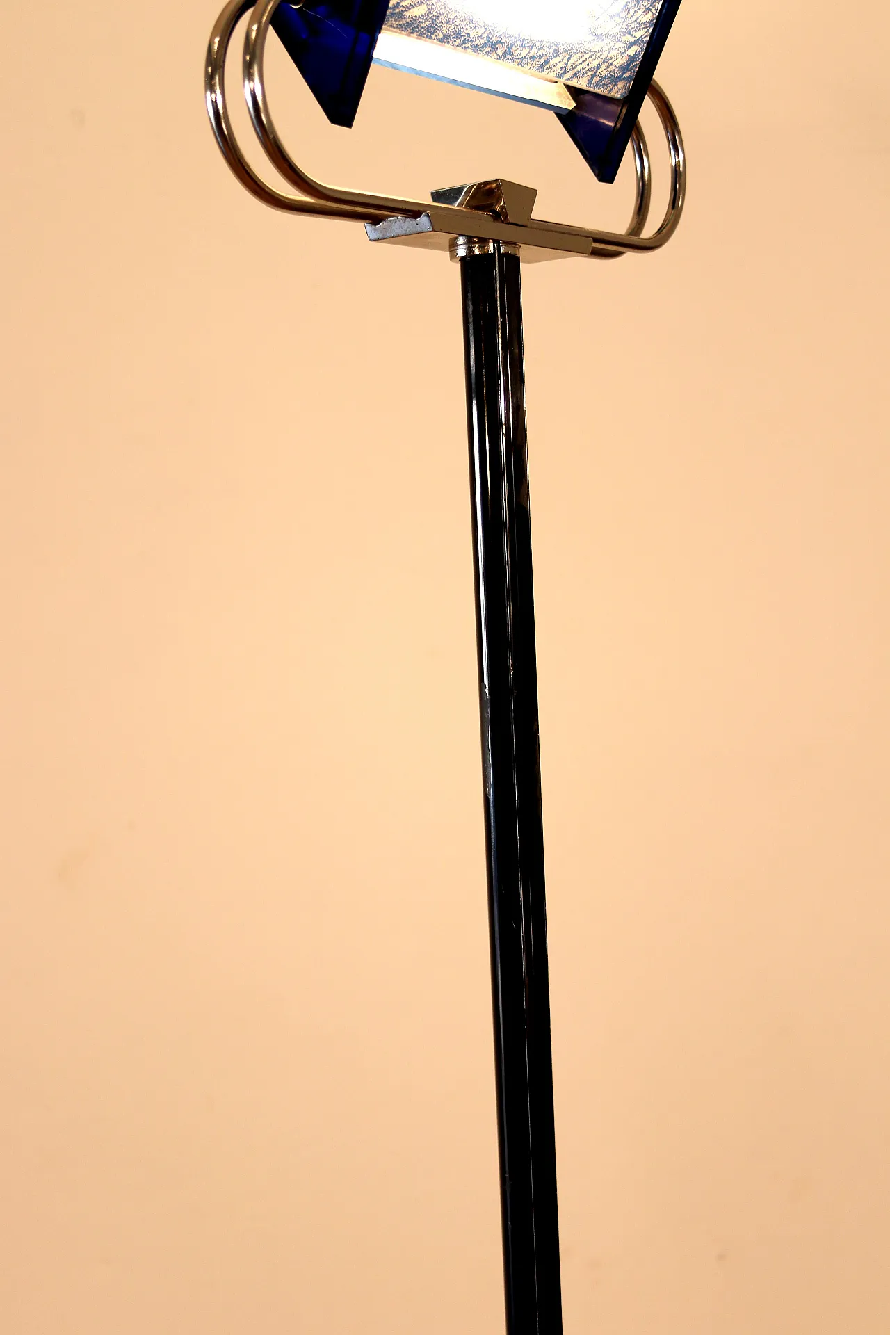 Lampada Triana di Arteluce, Perry King e Santiago Miranda, anni '80 9