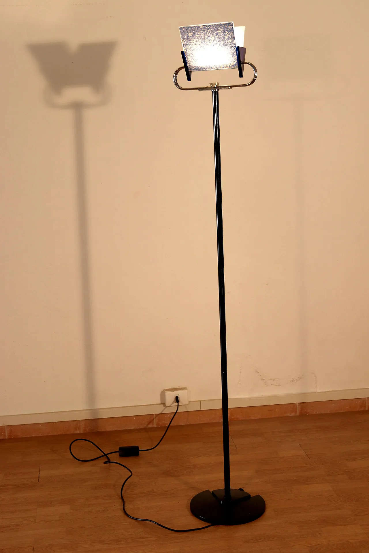 Lampada Triana di Arteluce, Perry King e Santiago Miranda, anni '80 10