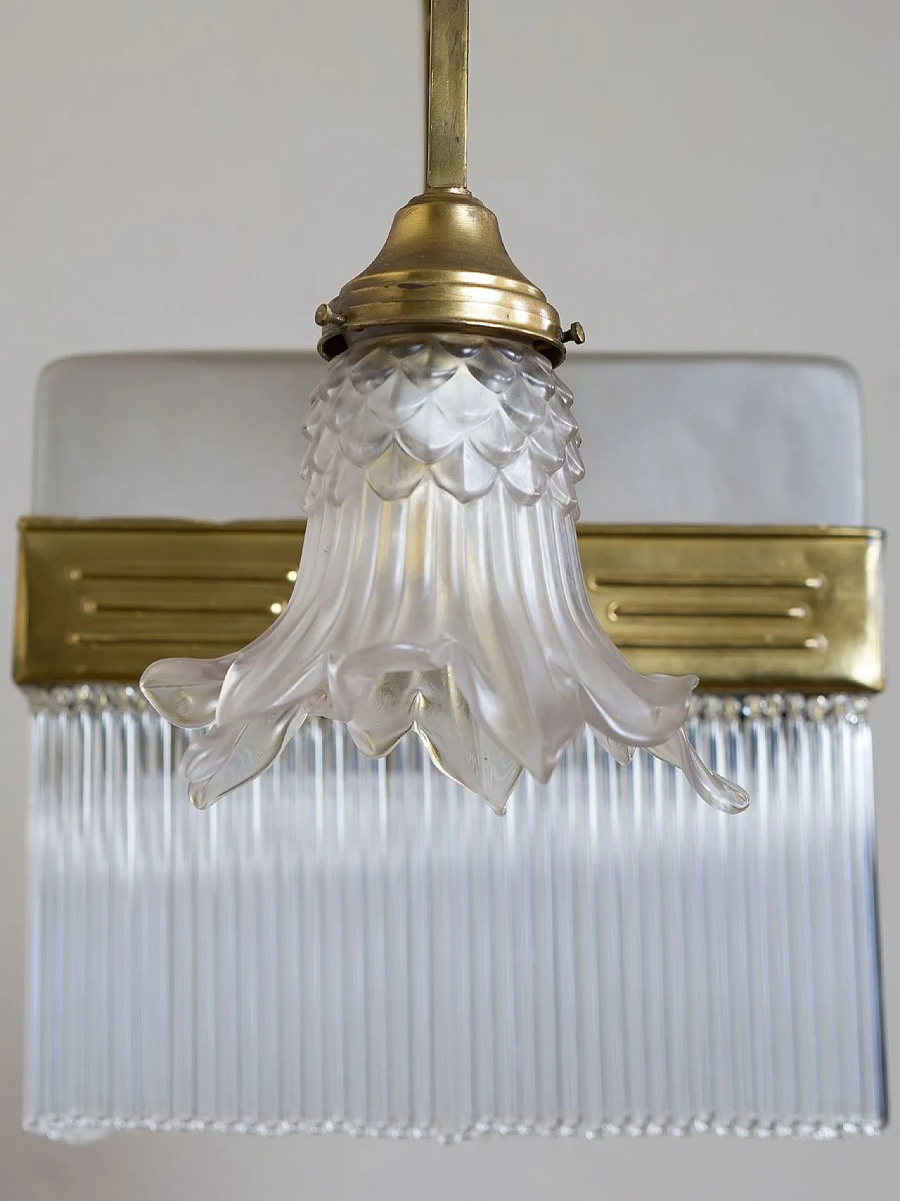 Pendant with floral ornaments in brass and Murano glass, 19th century 2