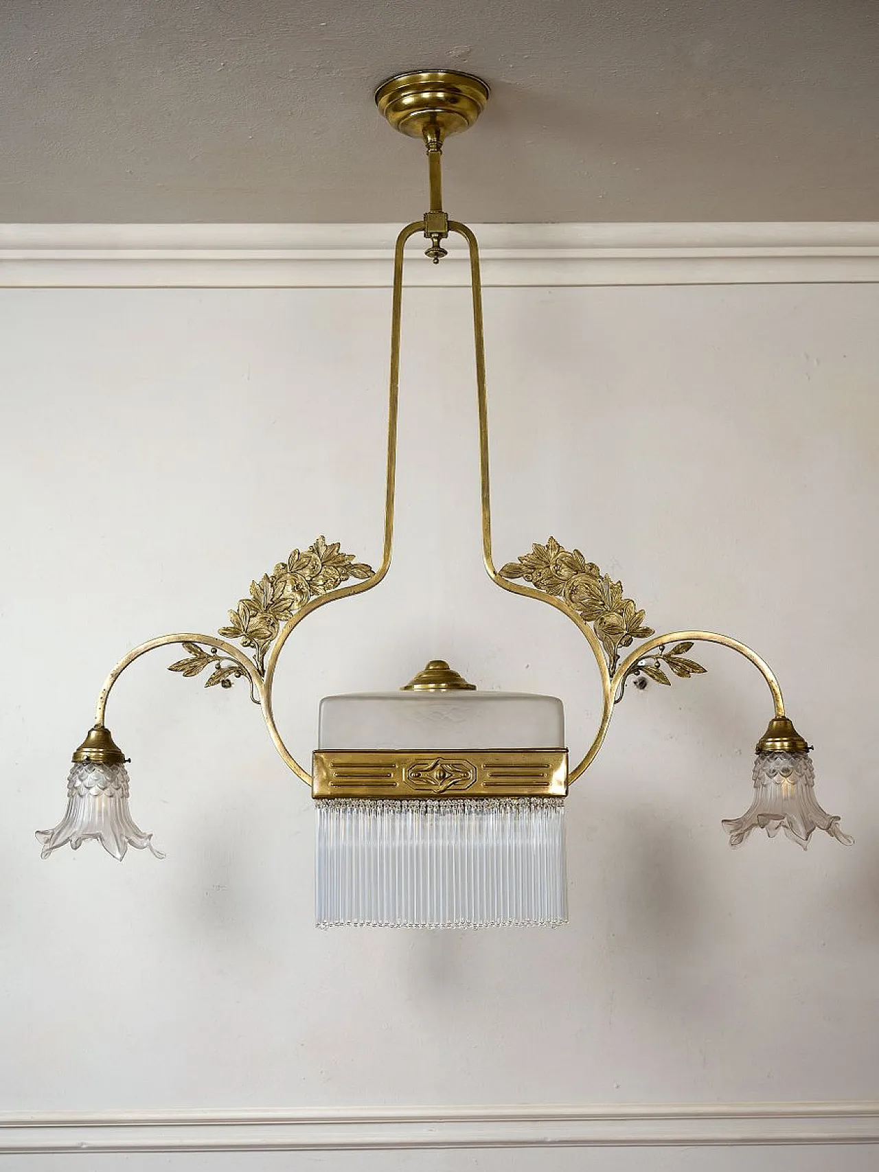 Pendant with floral ornaments in brass and Murano glass, 19th century 6