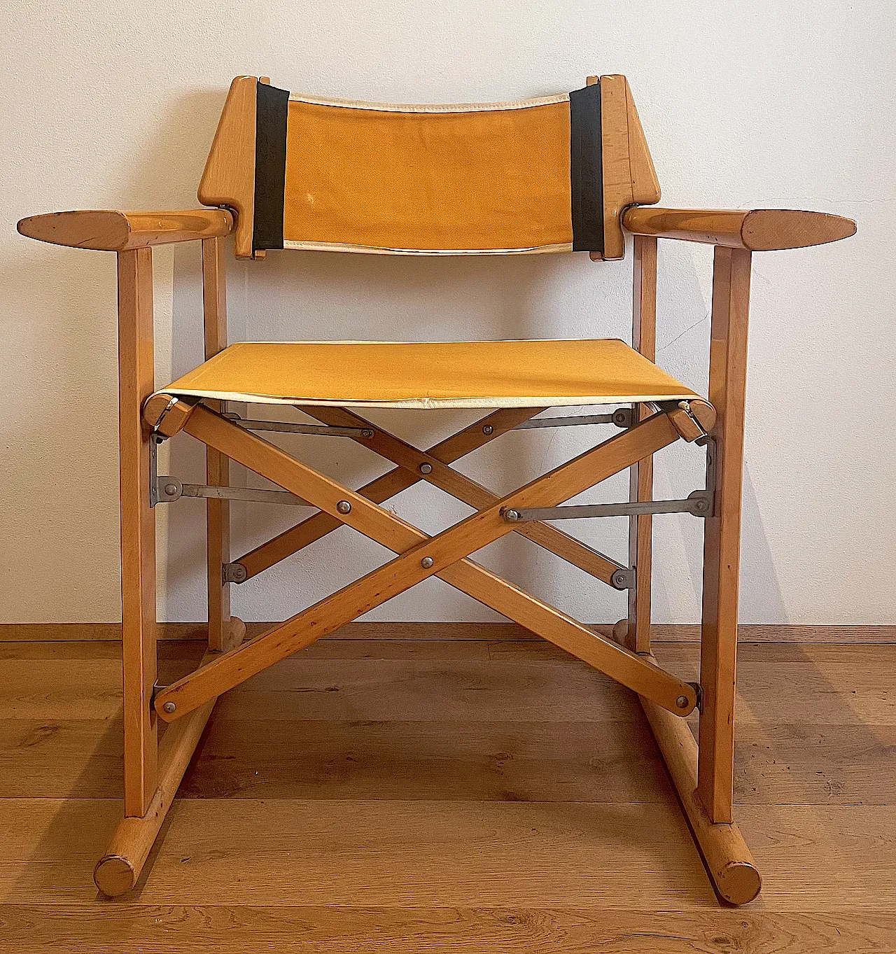 Sedia regista Fratelli Reguitti disegnata da Carlo Haunerk, anni '70 1