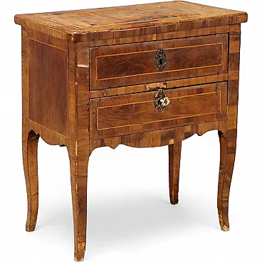 Comodino Barocchetto lastronato in noce, '700