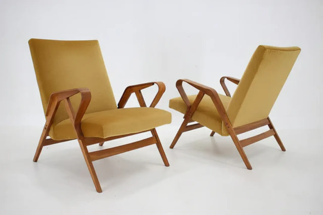 Coppia di poltrone in legno e imbottite di František Jirák, anni '70 4