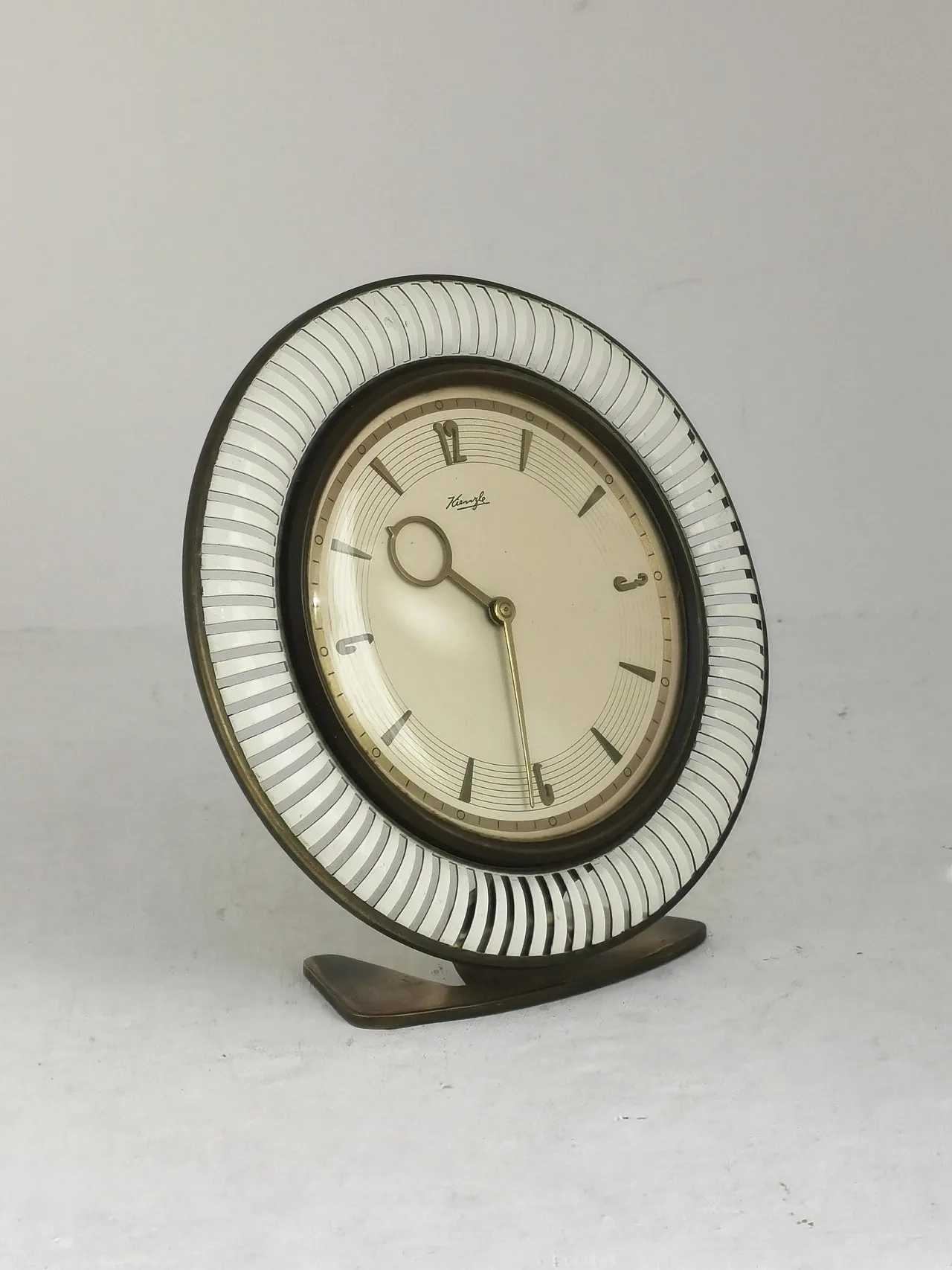 Minimal neoclassic clock by Kienzle for Heinrich Moller, 1930s 3