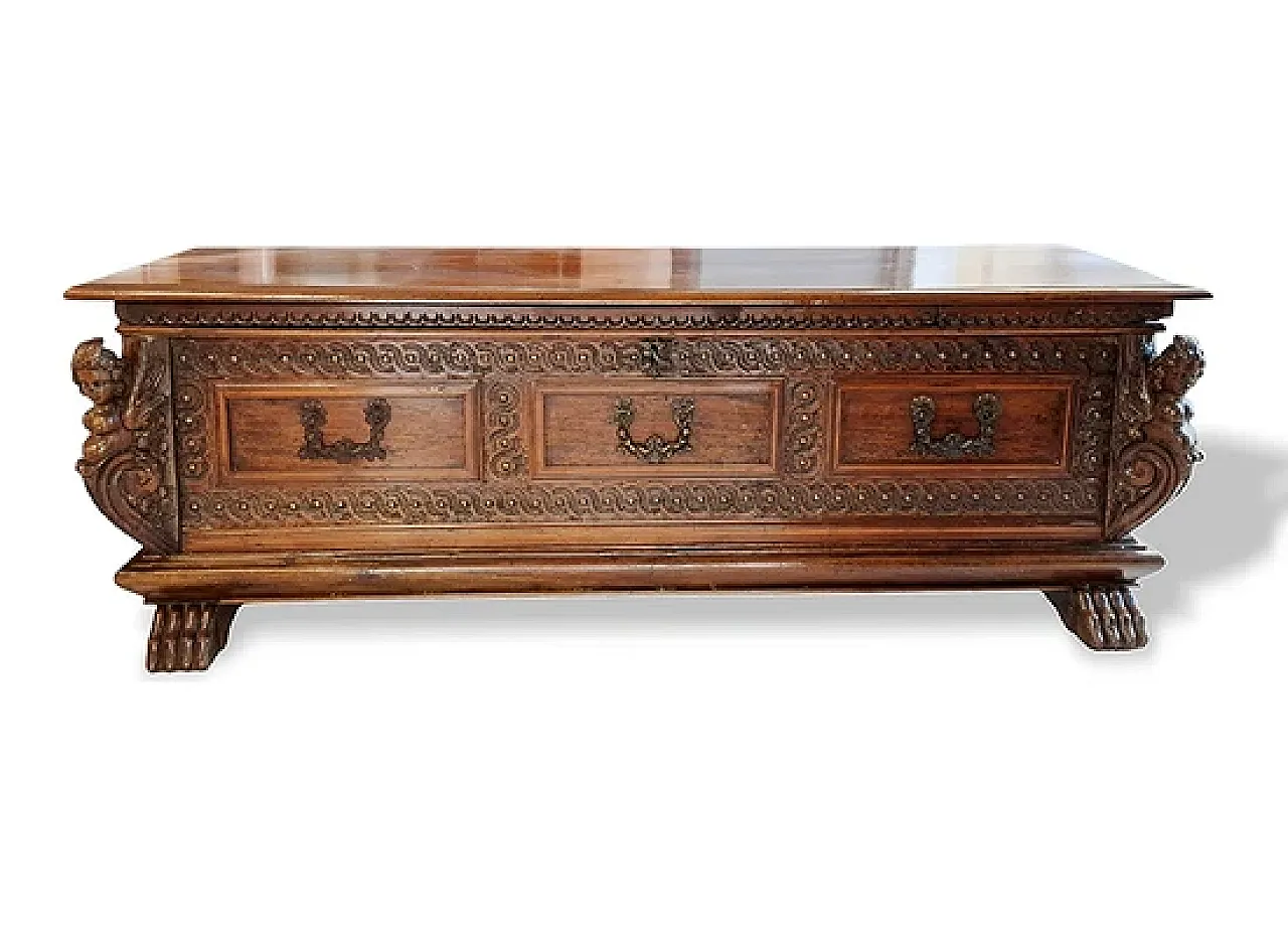 Walnut wood chest, 17th century 1