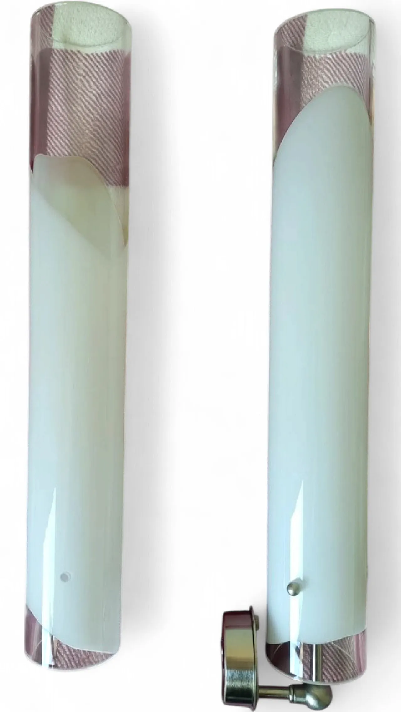 Pair of Vistosi Lio 48 sconces, 20th century 7