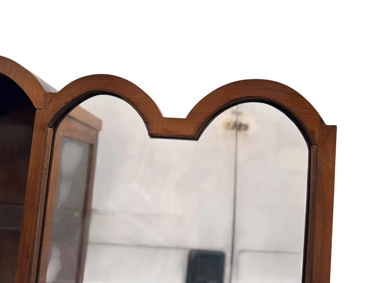 Double-leaf wooden display case, early 20th century 10