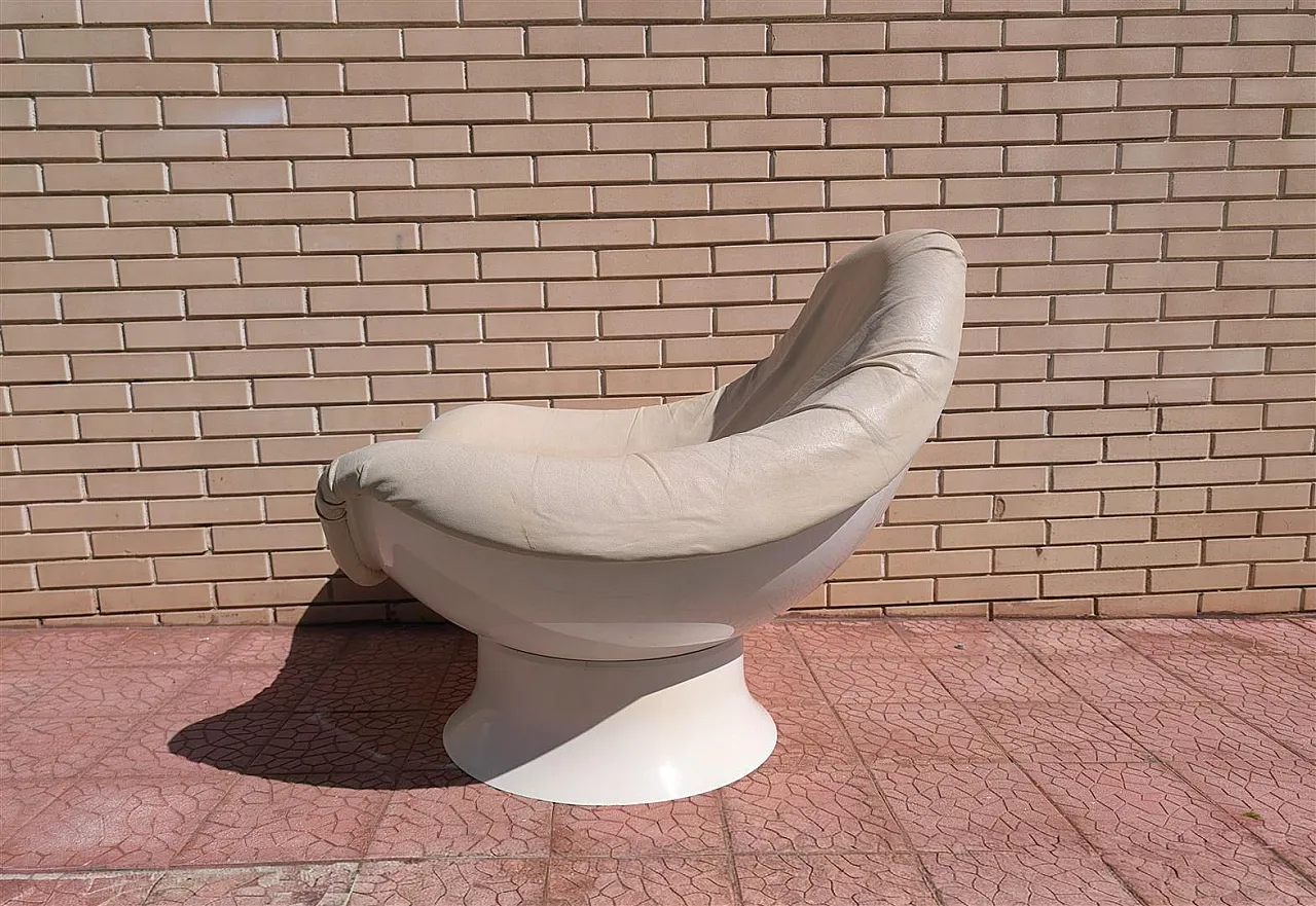 Egg shaped Space Age armchair, 1970s 4