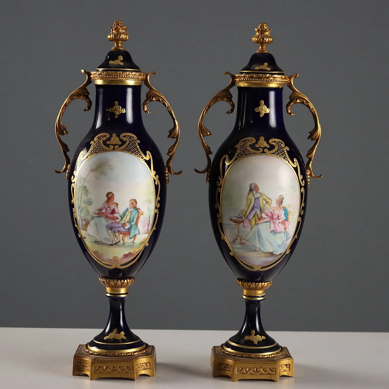 Triptych of porcelain and gilded bronze vases, 20th century 3