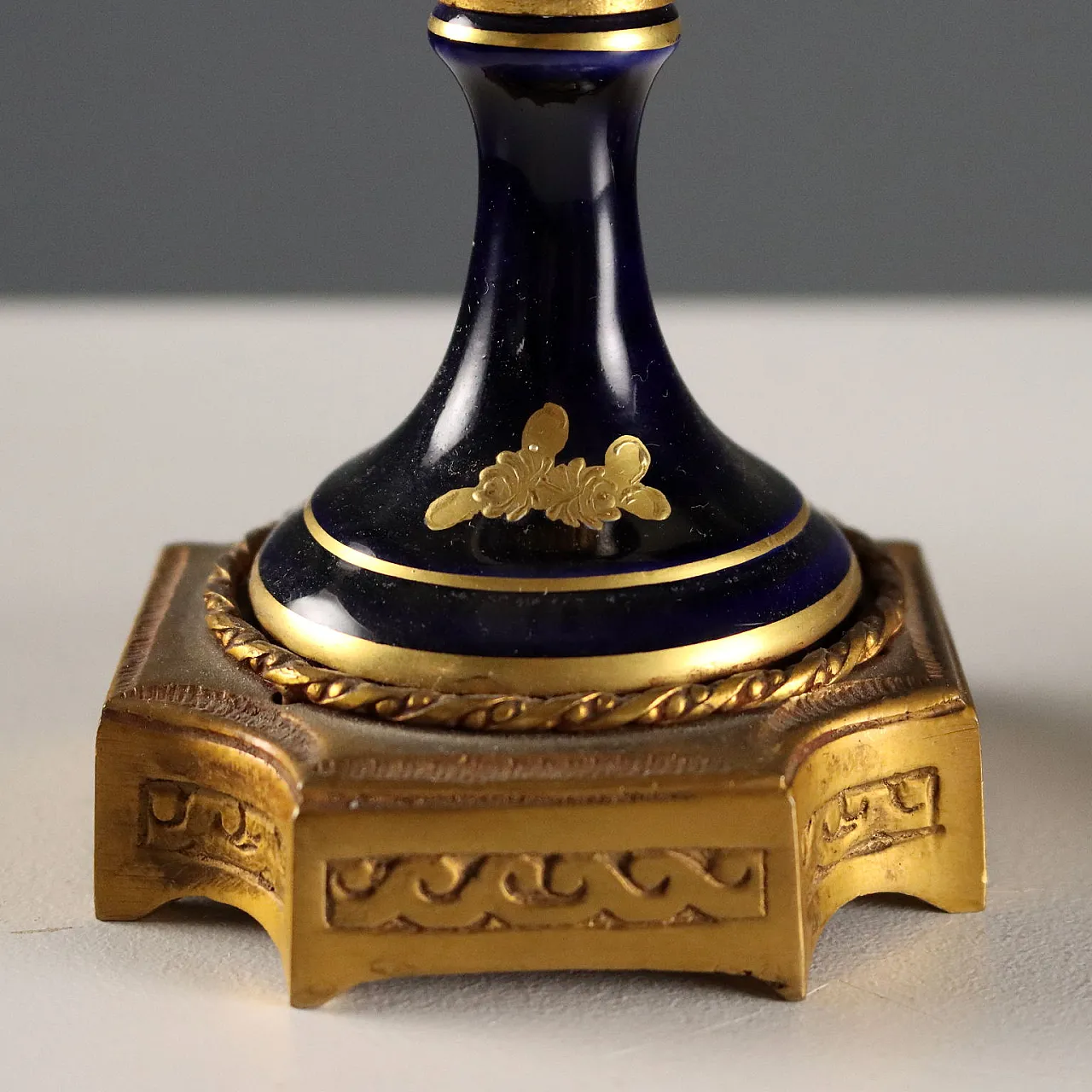 Triptych of porcelain and gilded bronze vases, 20th century 6