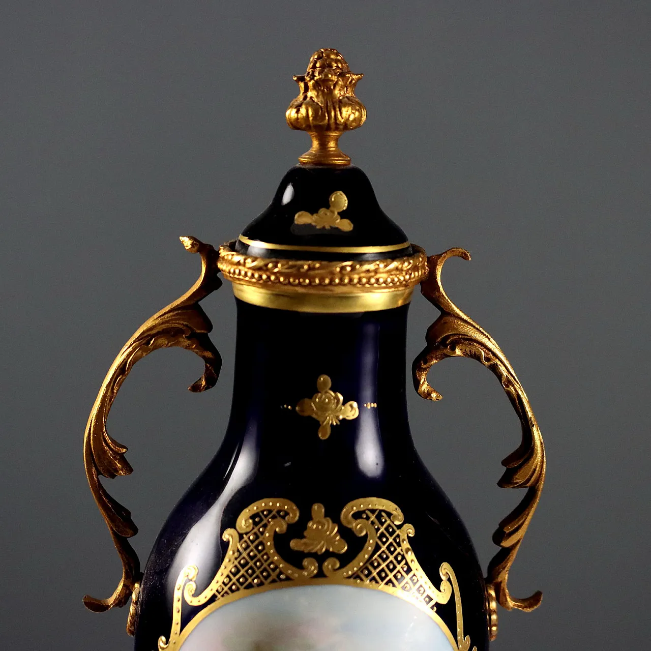 Triptych of porcelain and gilded bronze vases, 20th century 7