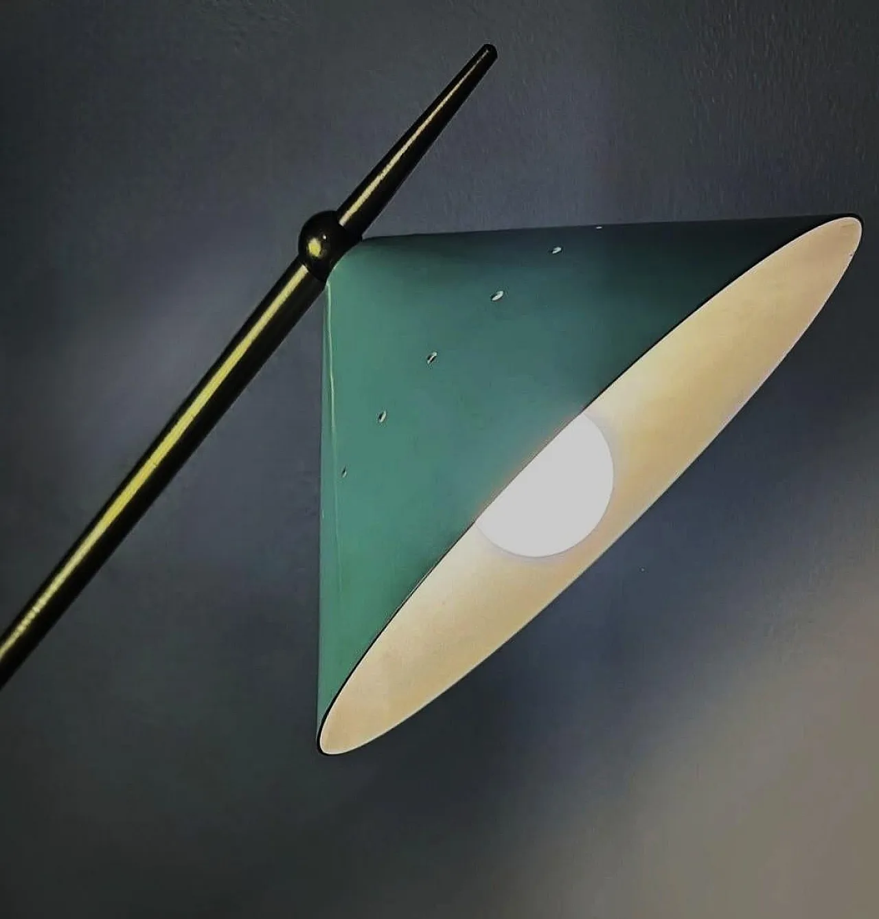 Lampada da terra regolabile in ottone con base in pietra, '900 10