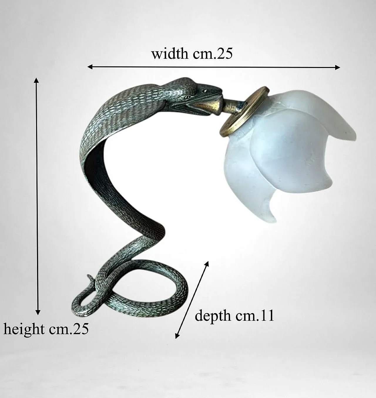 Art Deco table lamp in metal and frosted glass, 1930s 19