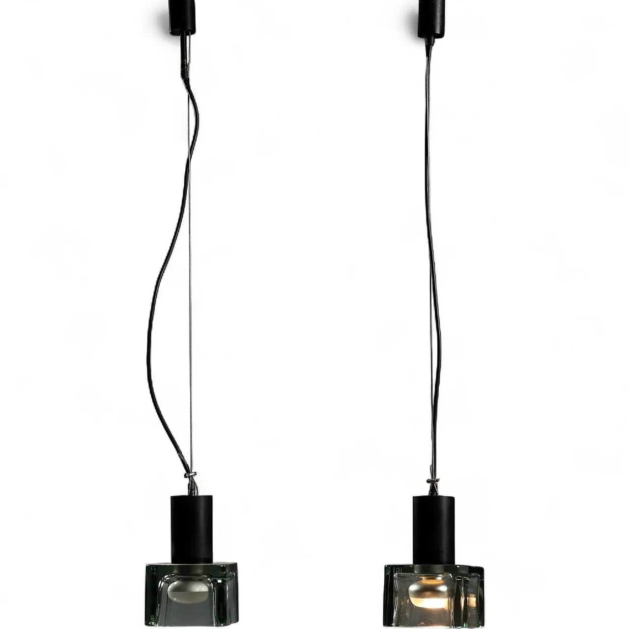 Coppia di lampade a sospensione, anni '60 8