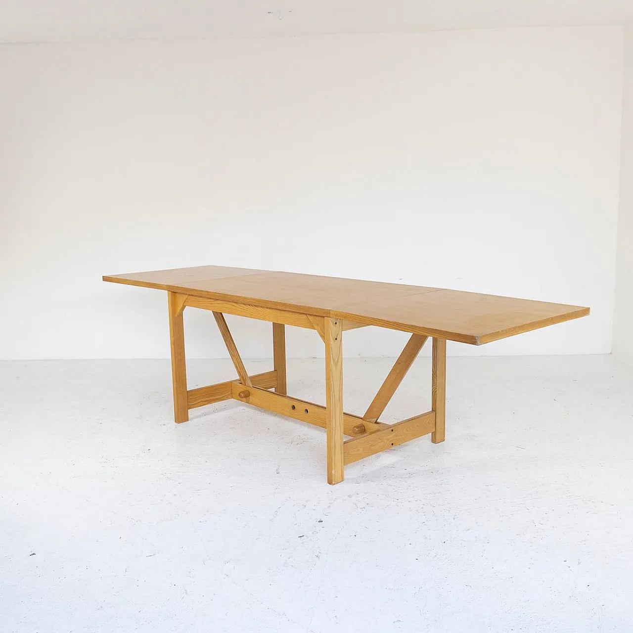 Extendable ash wood table, 1960s 4