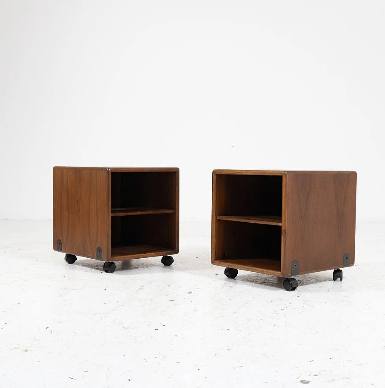 Pair of bedside tables on wheels by Fabio Lenci for Bernini, 1960s 7
