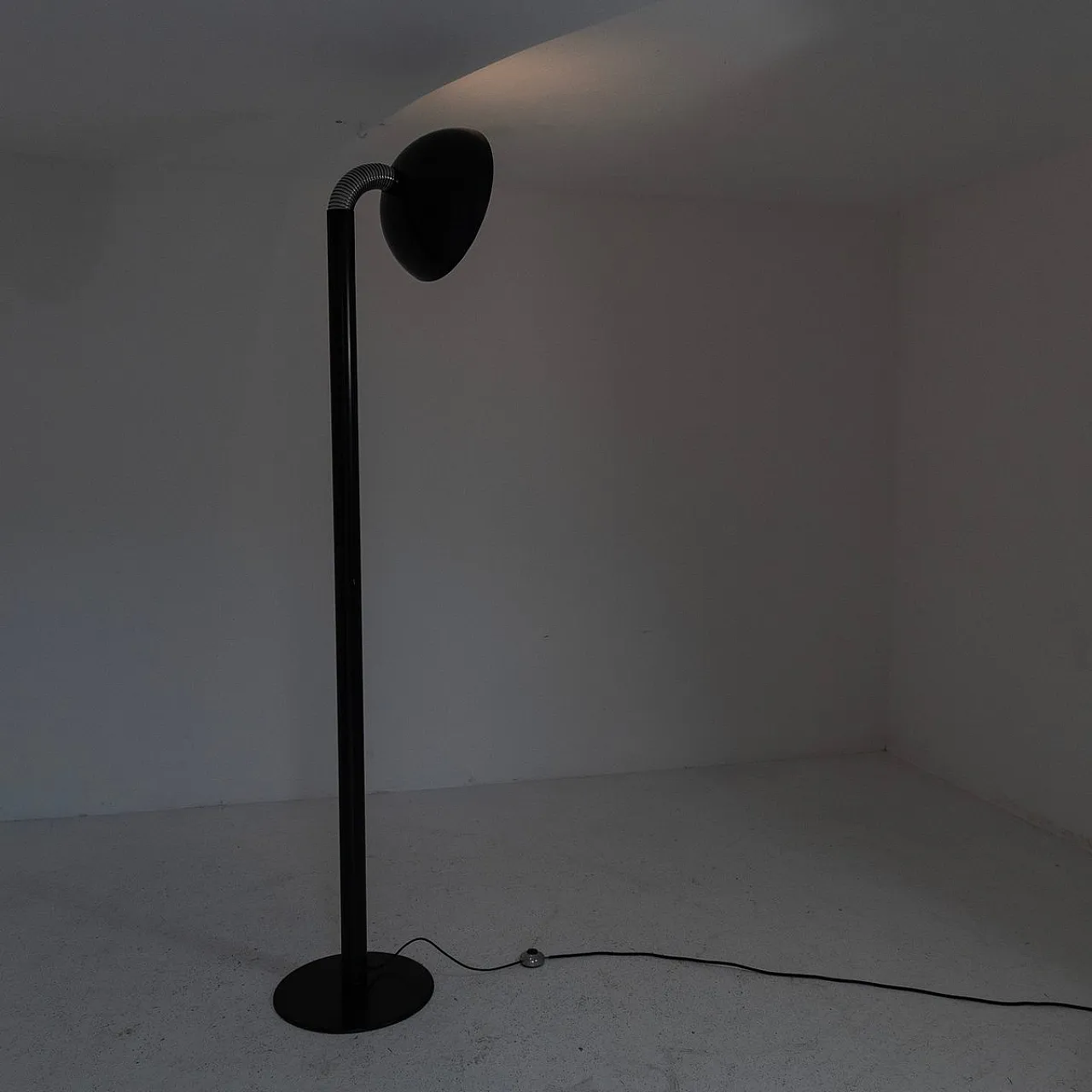 Steerable and extendable Luci floor lamp, 1980s 3
